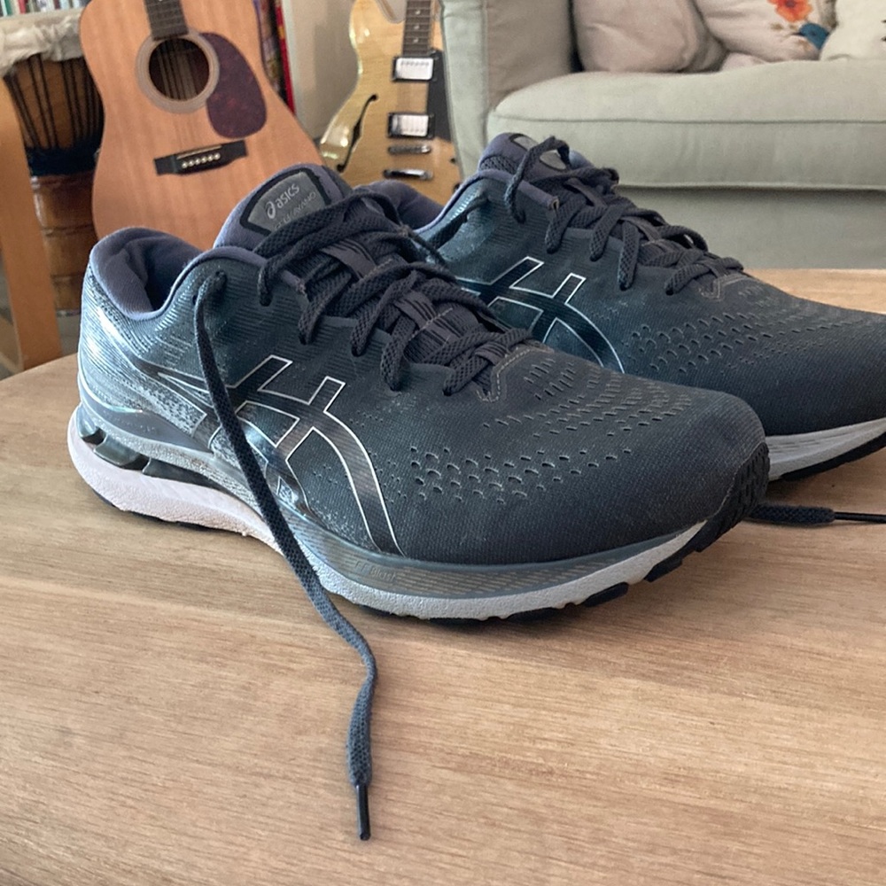 ASICS gel kayano 28 men’s size 10.5 extra wide.